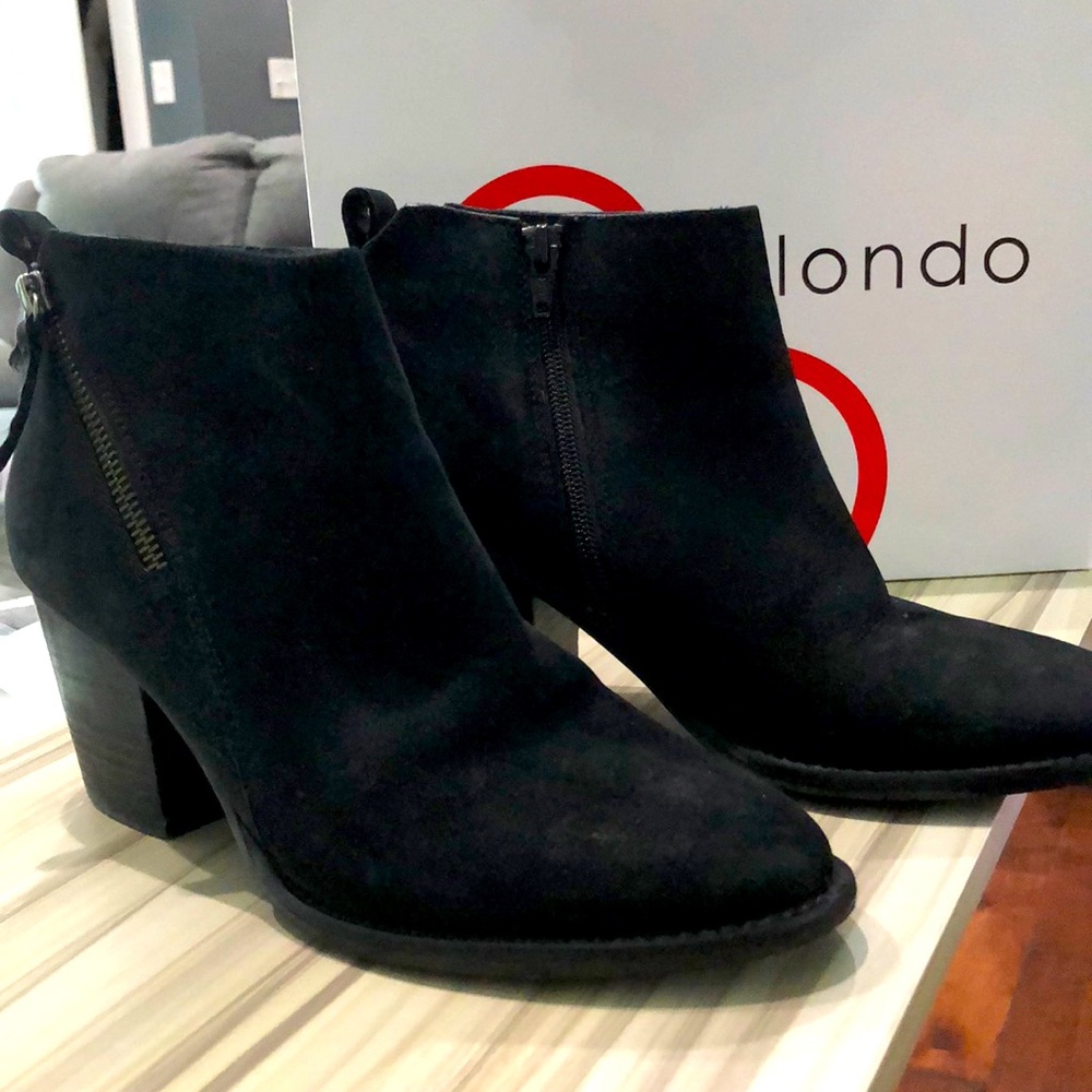 0065 Blondo Nivada waterproof suede bootie